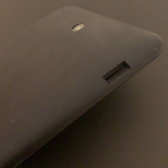 8GB Nook Tablet - Picture 3 of 9